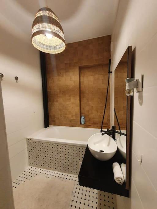 Spacious And Quiet 1Br Apartment In Floreasca Bukarest Kültér fotó